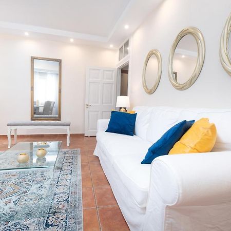 Old Town Gem - Elegant Guilford Apartment Corfu  Bagian luar foto