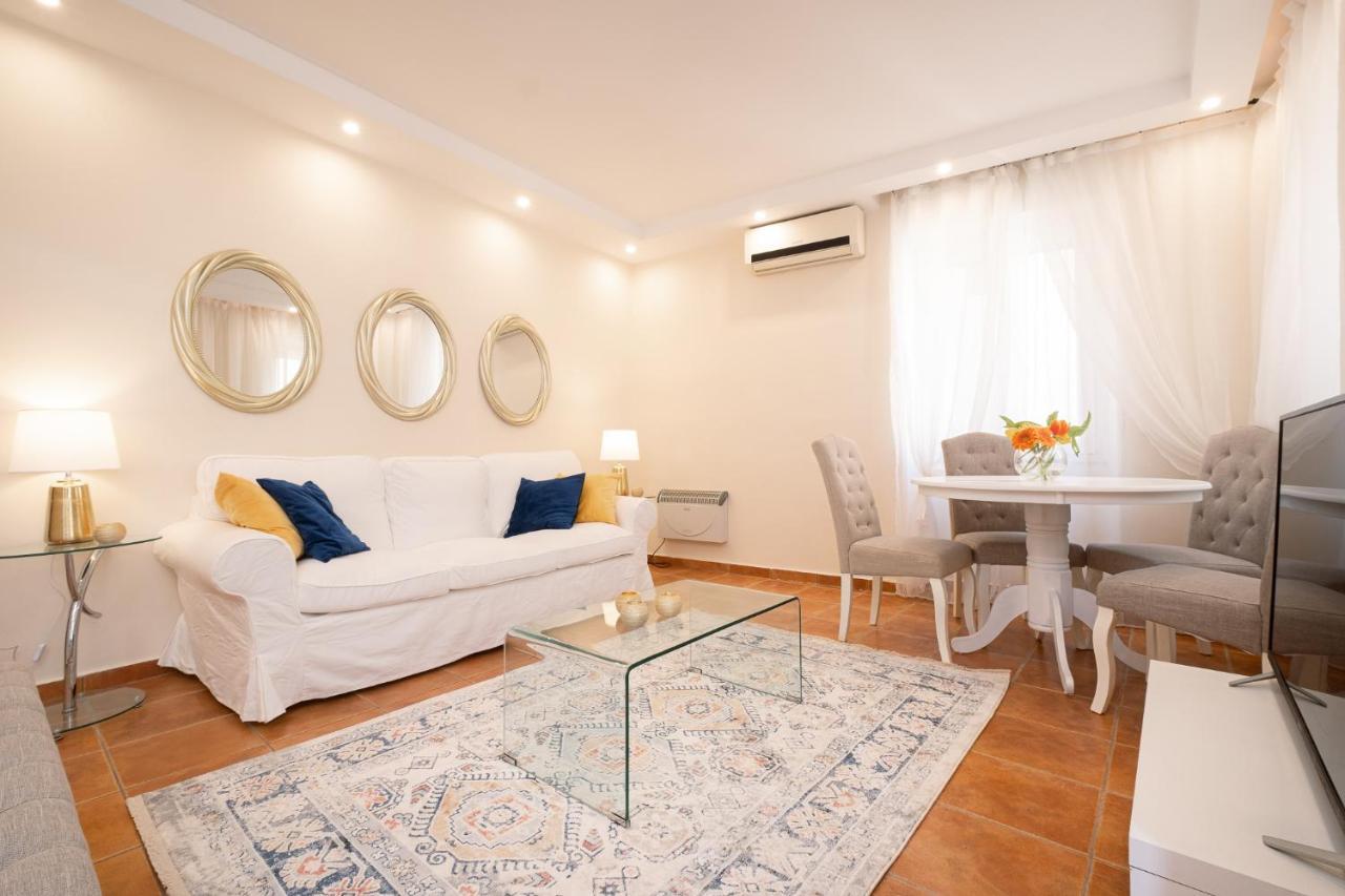 Old Town Gem - Elegant Guilford Apartment Corfu  Bagian luar foto