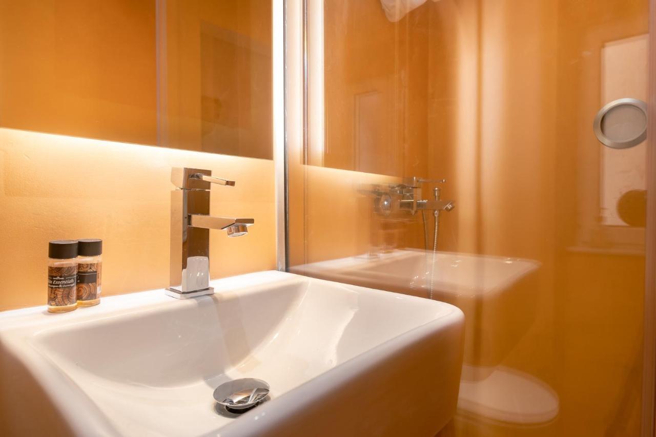 Old Town Gem - Elegant Guilford Apartment Corfu  Bagian luar foto
